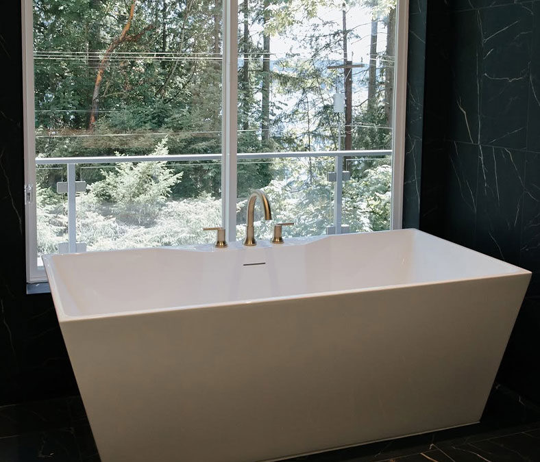Nota self-propelled bathtub by Maax
